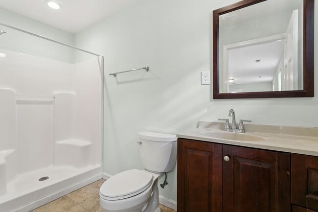 Building Photo - Updated Large Home with Private In-Law Suite Near Gloucester Main Street