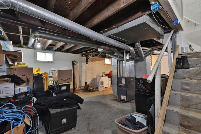 Building Photo - 1599 Mooberry St