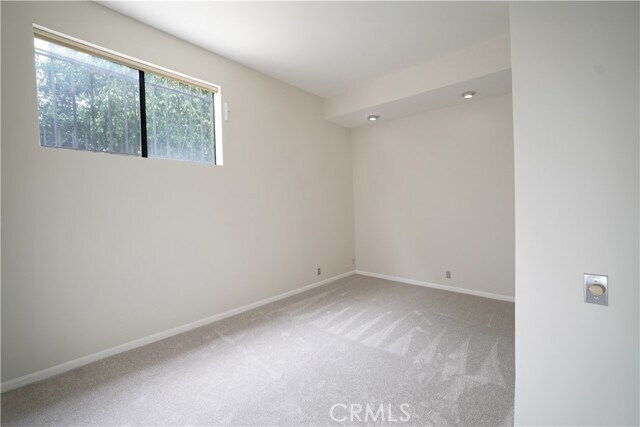 Building Photo - 14025 Riverside Dr