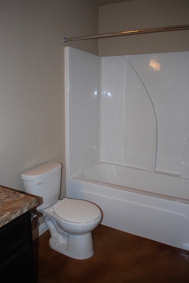 Building Photo - 1512 Dakota Ter