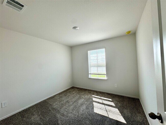 Building Photo - 1606 Cedar Pointe Ct