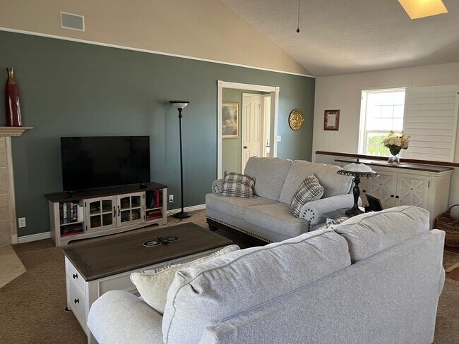 Building Photo - AND-D 1802