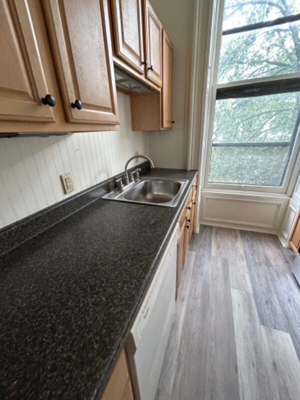 Building Photo - 111 Union St