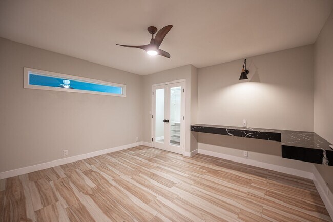 Building Photo - European-inspired Mid-Century Henderson Home!