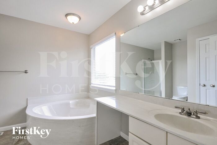 Building Photo - 124 Royallsprings Pkwy