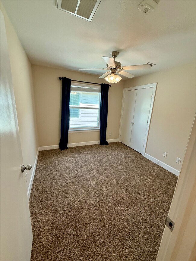 Building Photo - 8705 Bryam St