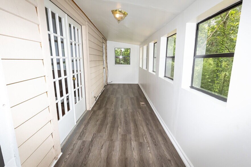Building Photo - 3259 Ozark Cir