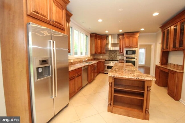 Building Photo - 10208 Sorrel Ave