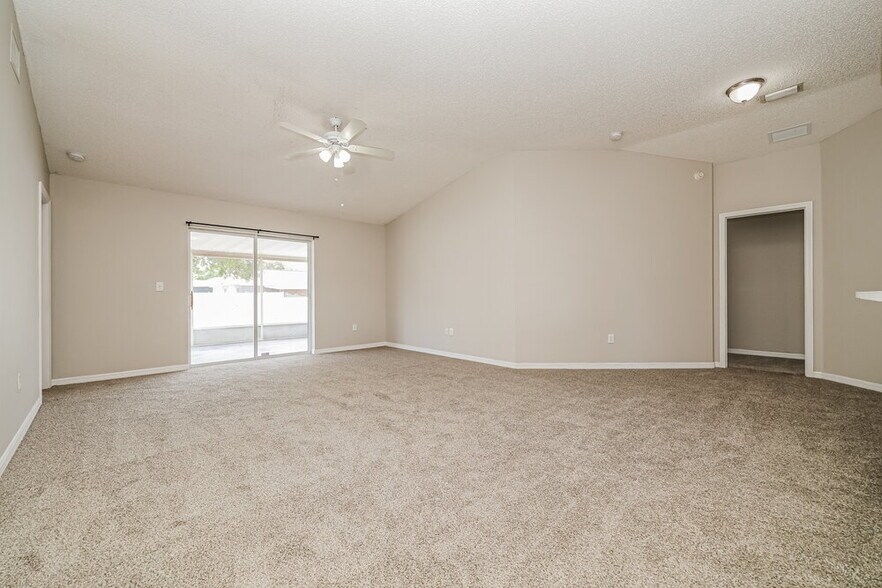 Building Photo - 11025 Whittney Chase Dr