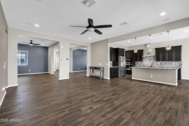 Building Photo - 5116 N 185th Ave