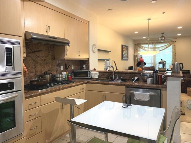 Building Photo - 3000 El Camino Real