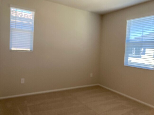 Building Photo - BRAND NEW HOME AVAILABLE FOR LEASE IN TEME...