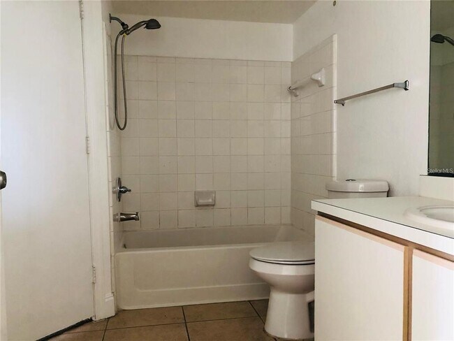 Building Photo - 2200 Key W Ct