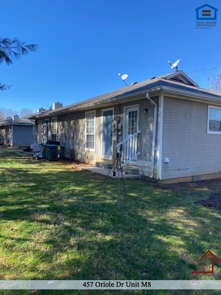 Building Photo - 457 Oriole Dr