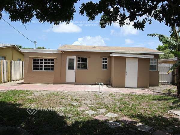 Building Photo - 5217 NE 2nd Ave