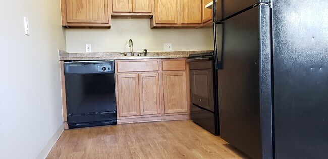 Building Photo - Scandia Apartments