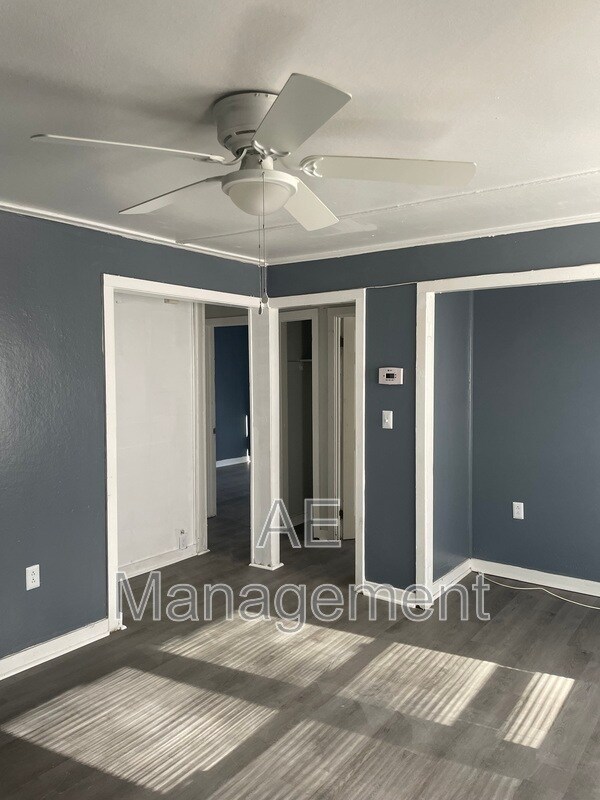 Building Photo - 163 Choate St