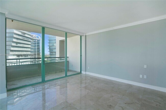 Building Photo - 3400 SW 27th Ave