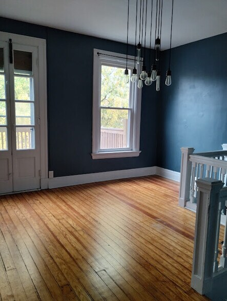 Building Photo - 503 Wallace Ave