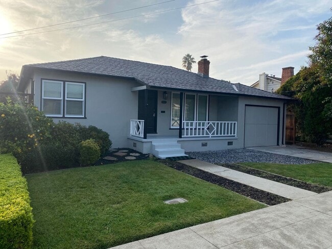 Primary Photo - Charming 2-Bedroom Home Near Downtown San ...