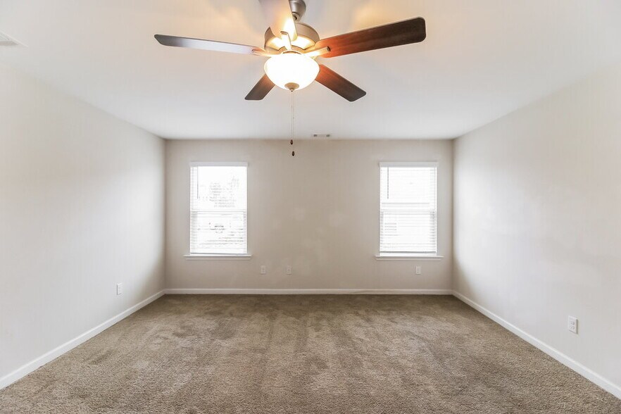 Building Photo - 445 Samara Ct