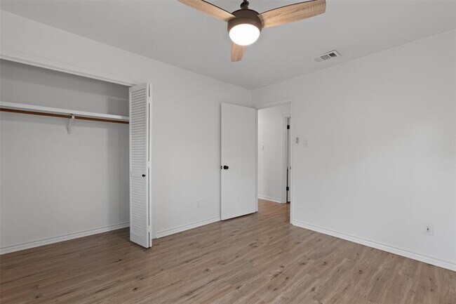 Building Photo - 104 Timpanagos Dr