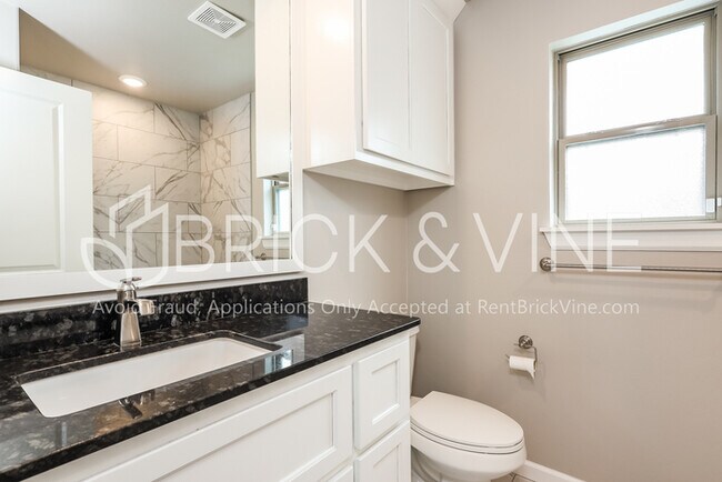 Building Photo - 5224 White Gold Ave