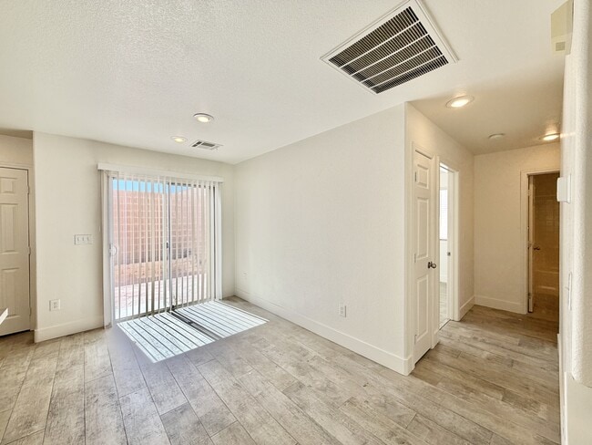 Building Photo - 5863 Rose Tiara Dr