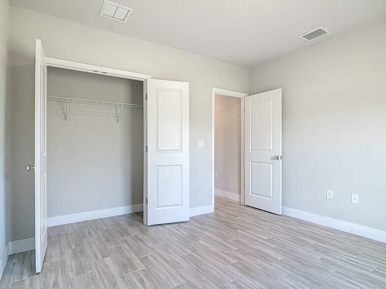 Building Photo - 60 Ballenger Ln