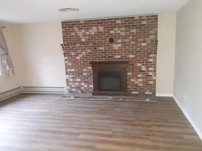 Large Family Room with Electric Fireplace - 29 Fields Pond Rd