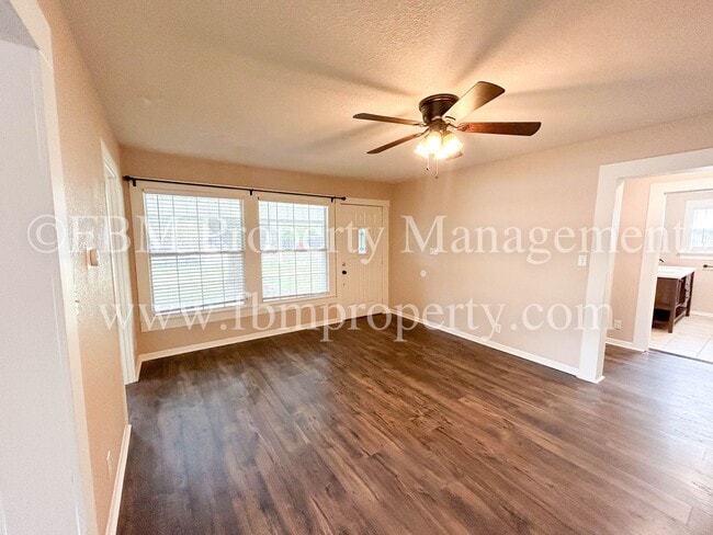 Primary Photo - 212 W Marshall St