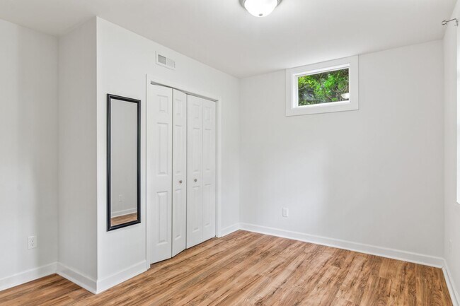 Building Photo - 1313 Giles Rd