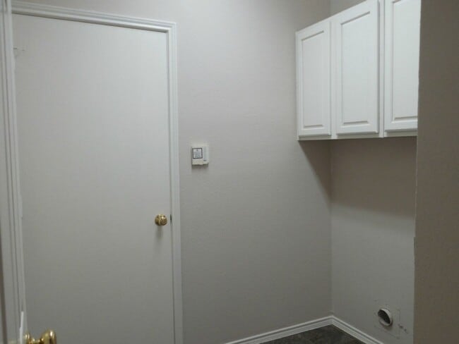 Building Photo - 2709 Dunbar Dr