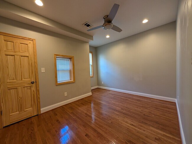 Building Photo - 3221 Guilford Ave