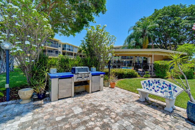 Building Photo - 1200 SW 12th Ct