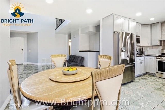 Building Photo - 25280 Bay