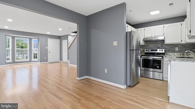 Building Photo - 2628 Deer Ridge Dr