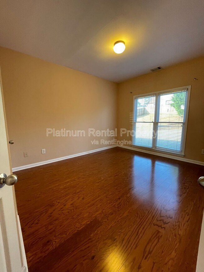 Building Photo - 2126 Malden Hill Dr