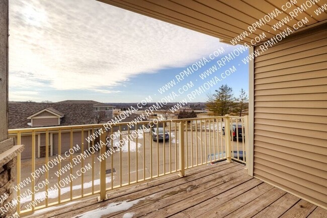 Building Photo - 14115 Airline Ave