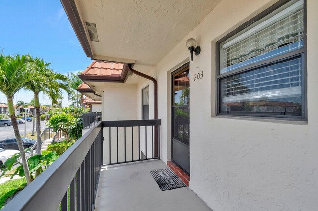 Building Photo - 7202 Golf Colony Ct