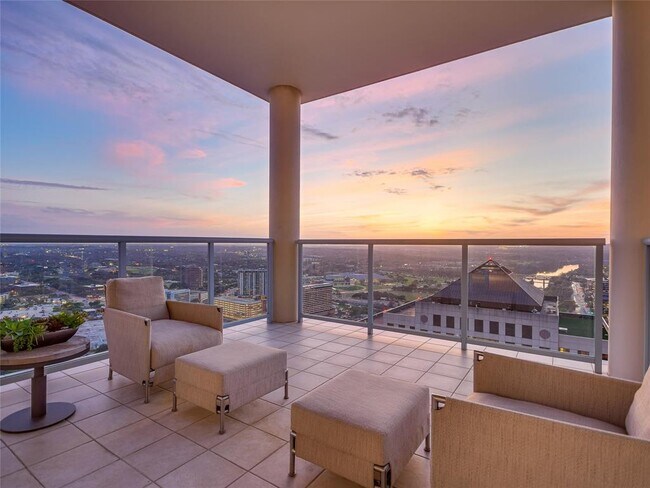 Building Photo - 98 San Jacinto Blvd