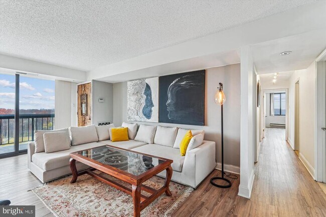 Building Photo - 7401 Westlake Terrace