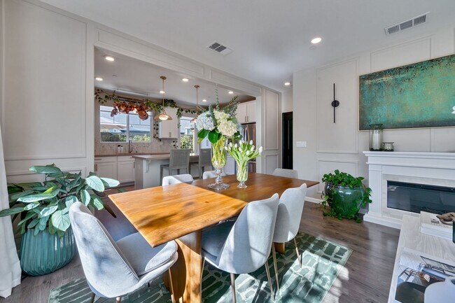 Building Photo - Designer Upgrades & Custom Touches in This Beautiful Rancho Cordova 3-Bedroom Home