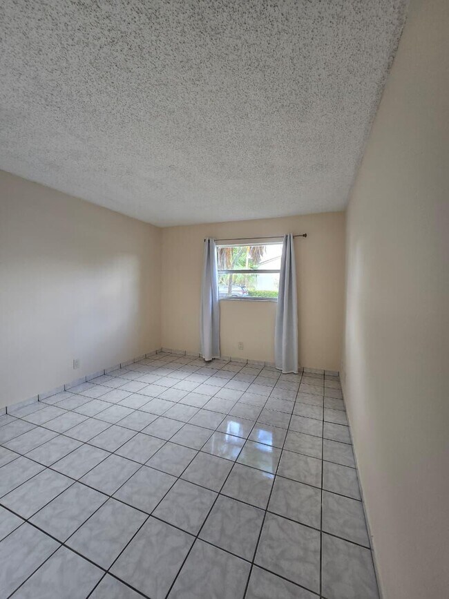 Building Photo - 11604 NW 29th St