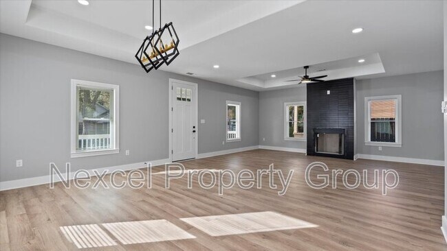 Building Photo - 1068 Bruce St