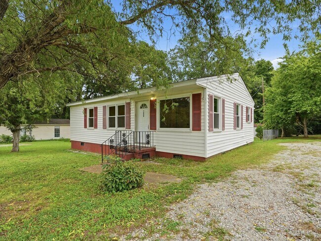 Building Photo - Quaint 3 bed 1 bath home in charming Decatur!