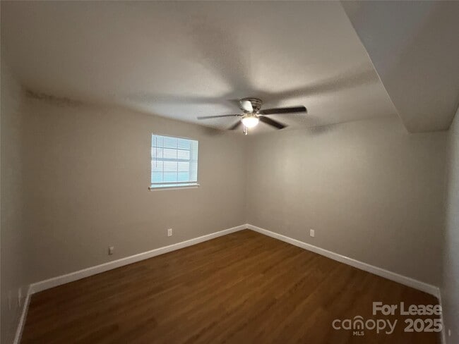 Building Photo - 409 Hawley Ave