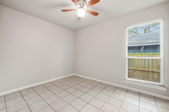 Building Photo - 2514 Howellwood Wy