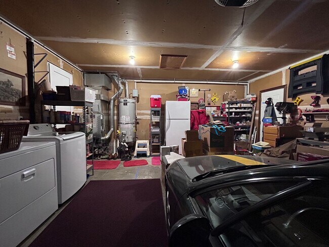 Building Photo - 3 Bedroom 2 Bath home in south Bellingham with a 2-car garage