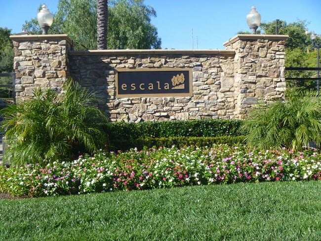 Building Photo - 2852 Villas Way